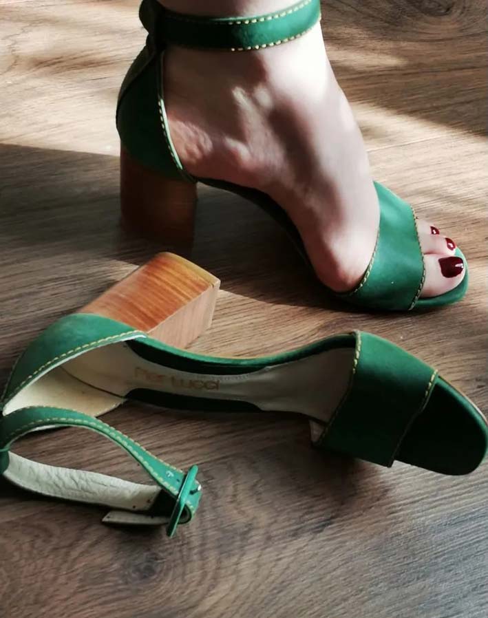 beautiful pedicured toes nails