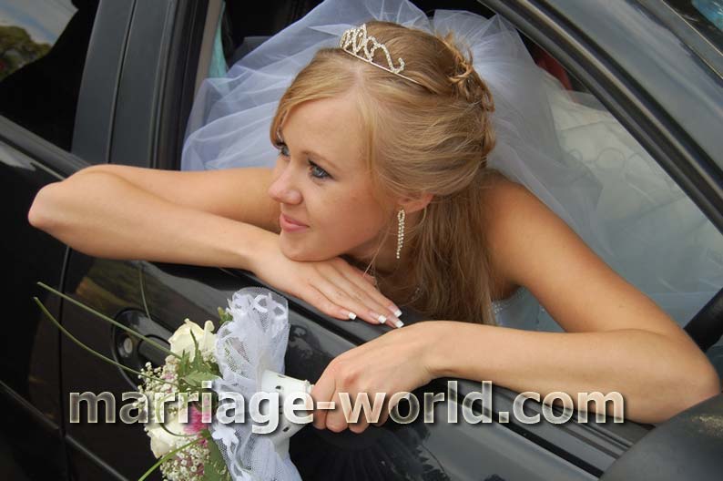 russian brides in car