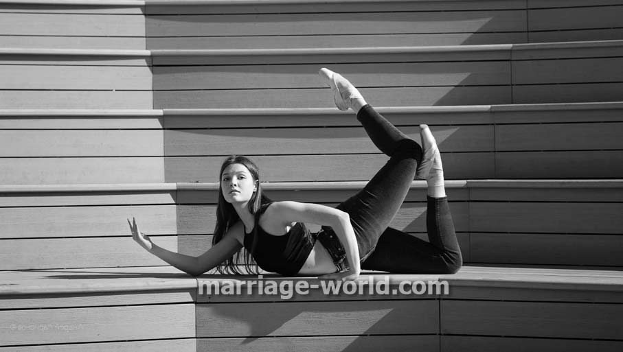 russian girl doing gymnastics
